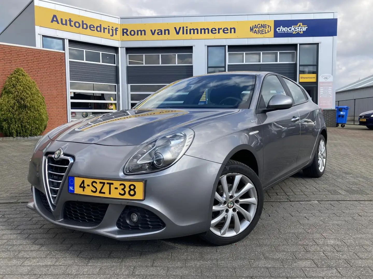 Alfa Romeo Giulietta 1.4 T Veloce | 1e Eigenaar | Grijs - 1