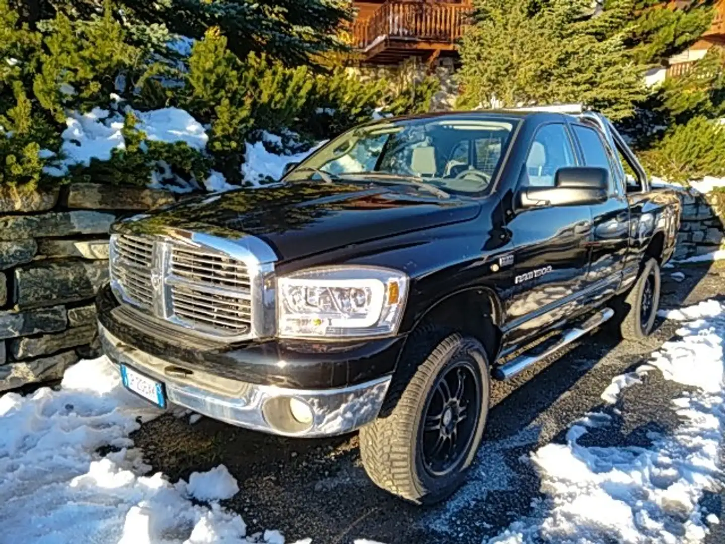 Dodge RAM Ram 1500 5.7lt 4x4 Чорний - 1