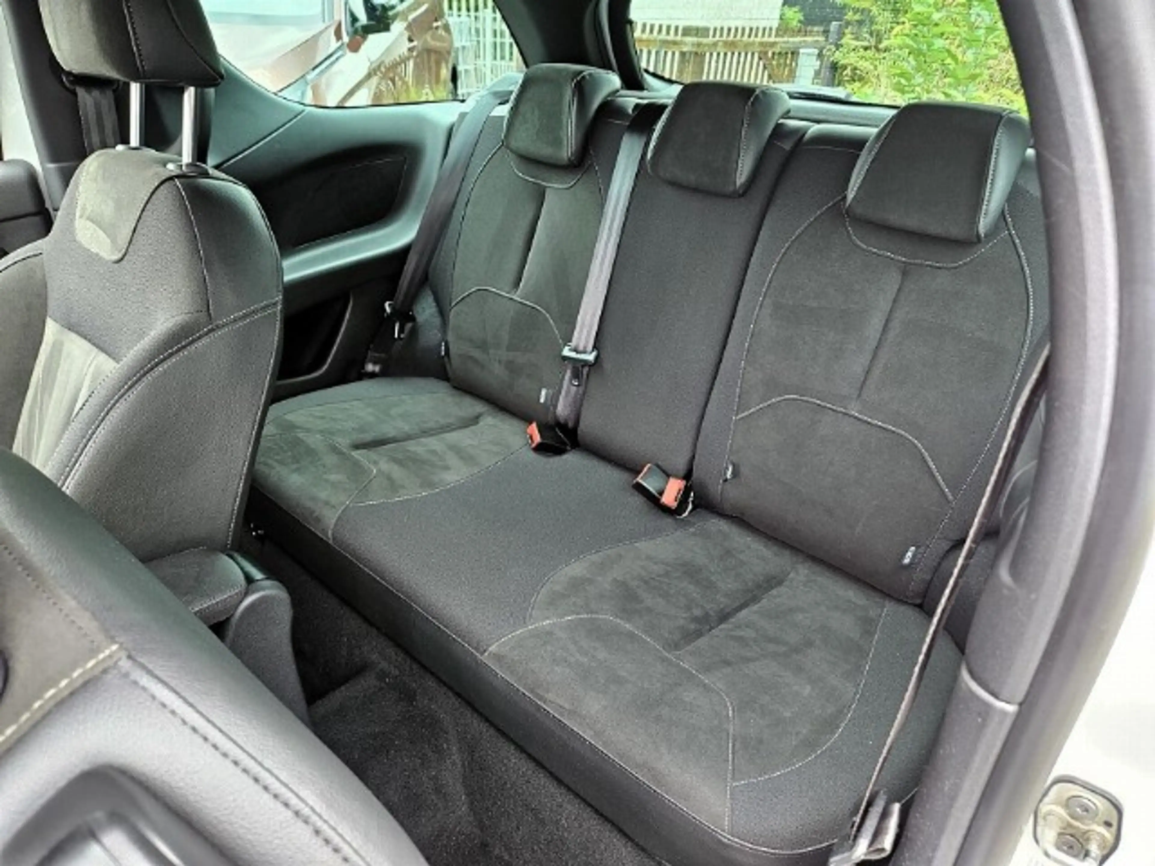 DS Automobiles DS 3 PureTech 110 Connect Chic Navi SHZ Soundsystem — photo 12