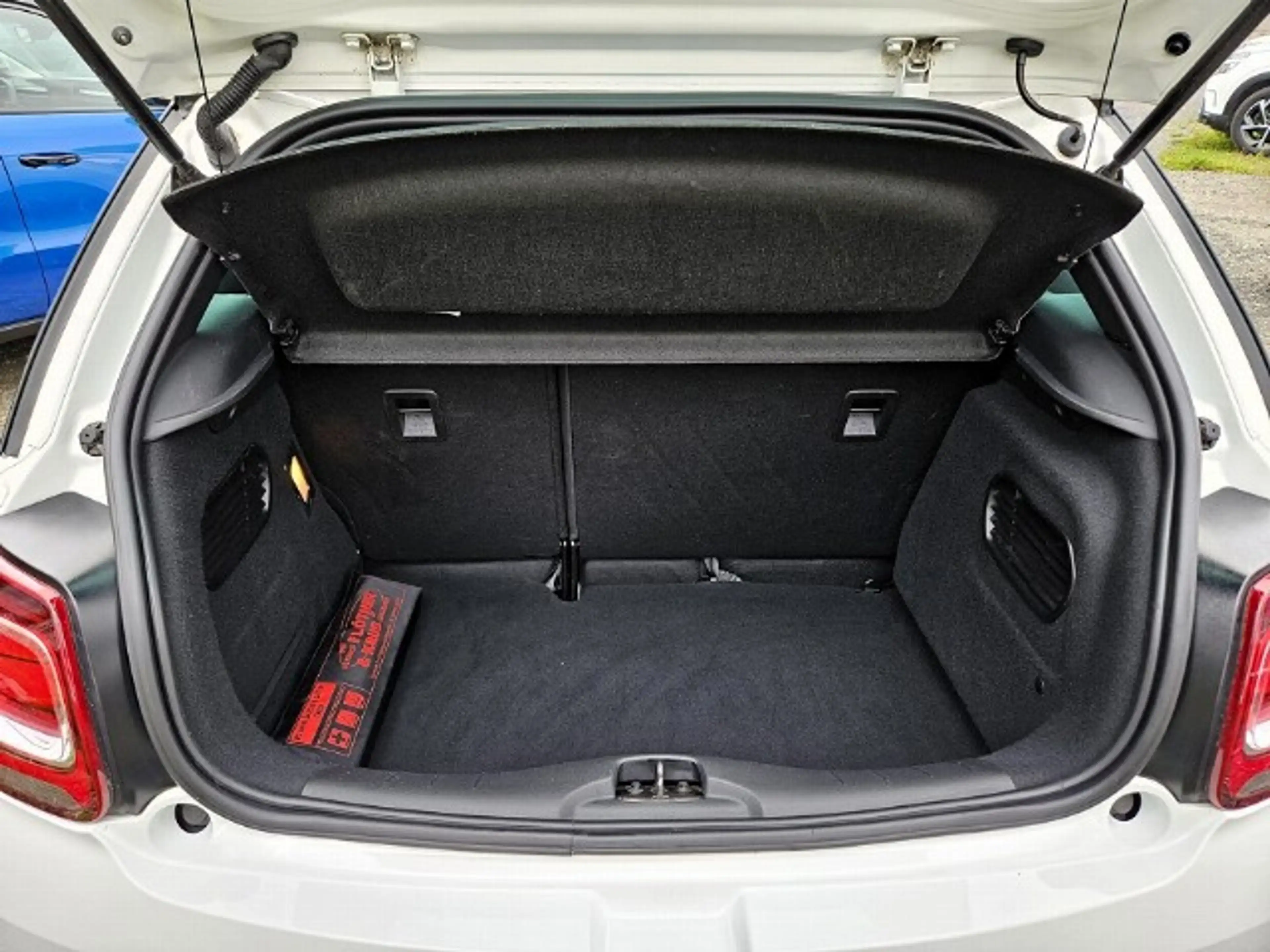 DS Automobiles DS 3 PureTech 110 Connect Chic Navi SHZ Soundsystem — photo 9