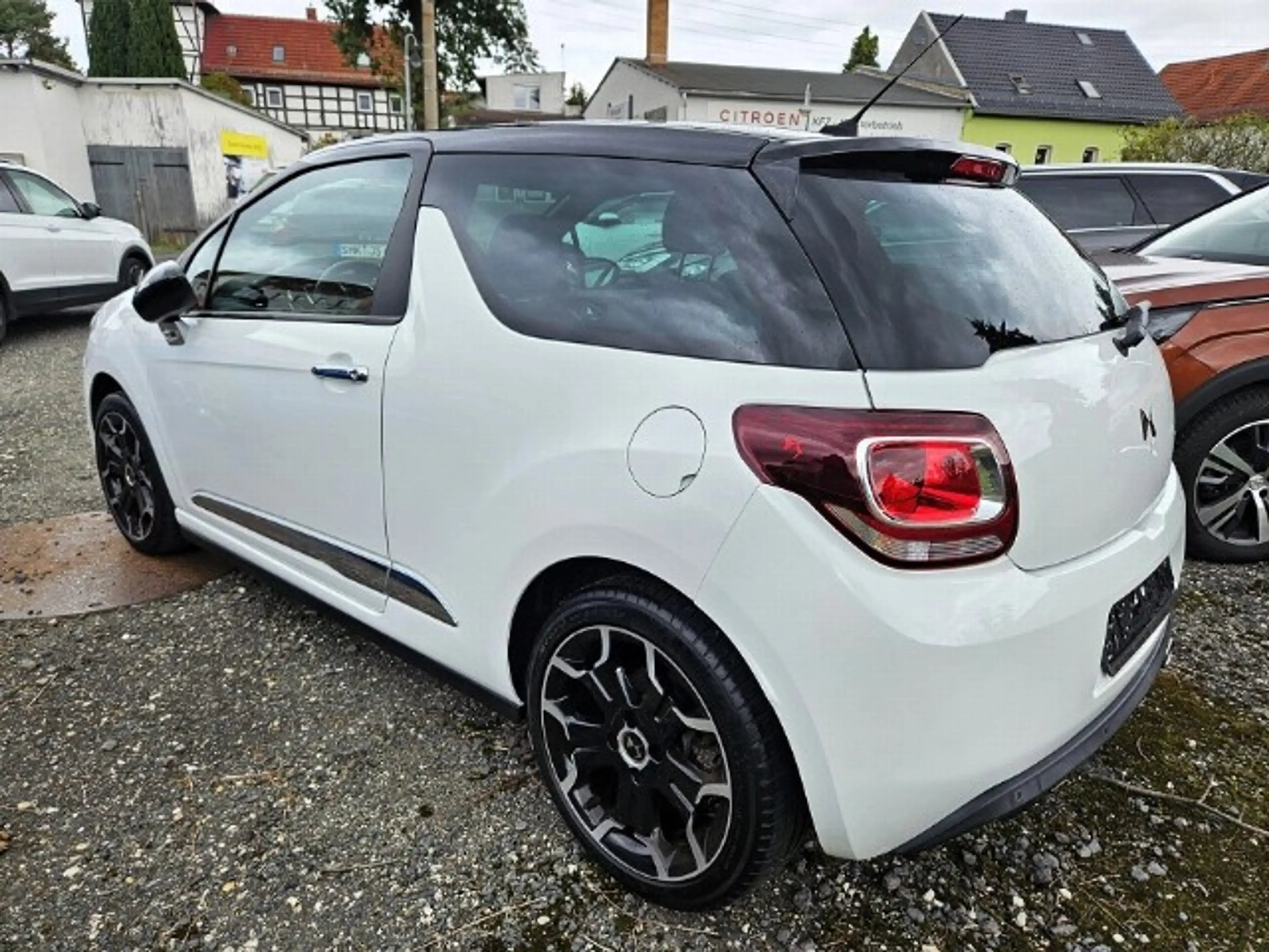 DS Automobiles DS 3 PureTech 110 Connect Chic Navi SHZ Soundsystem — photo 3