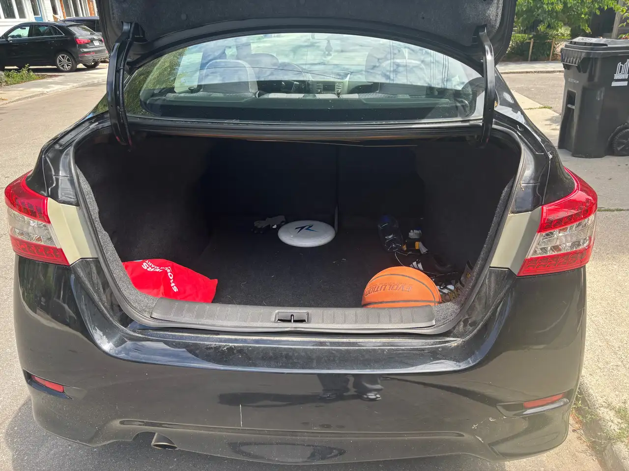 Nissan Sentra снимка Nissan Sentra