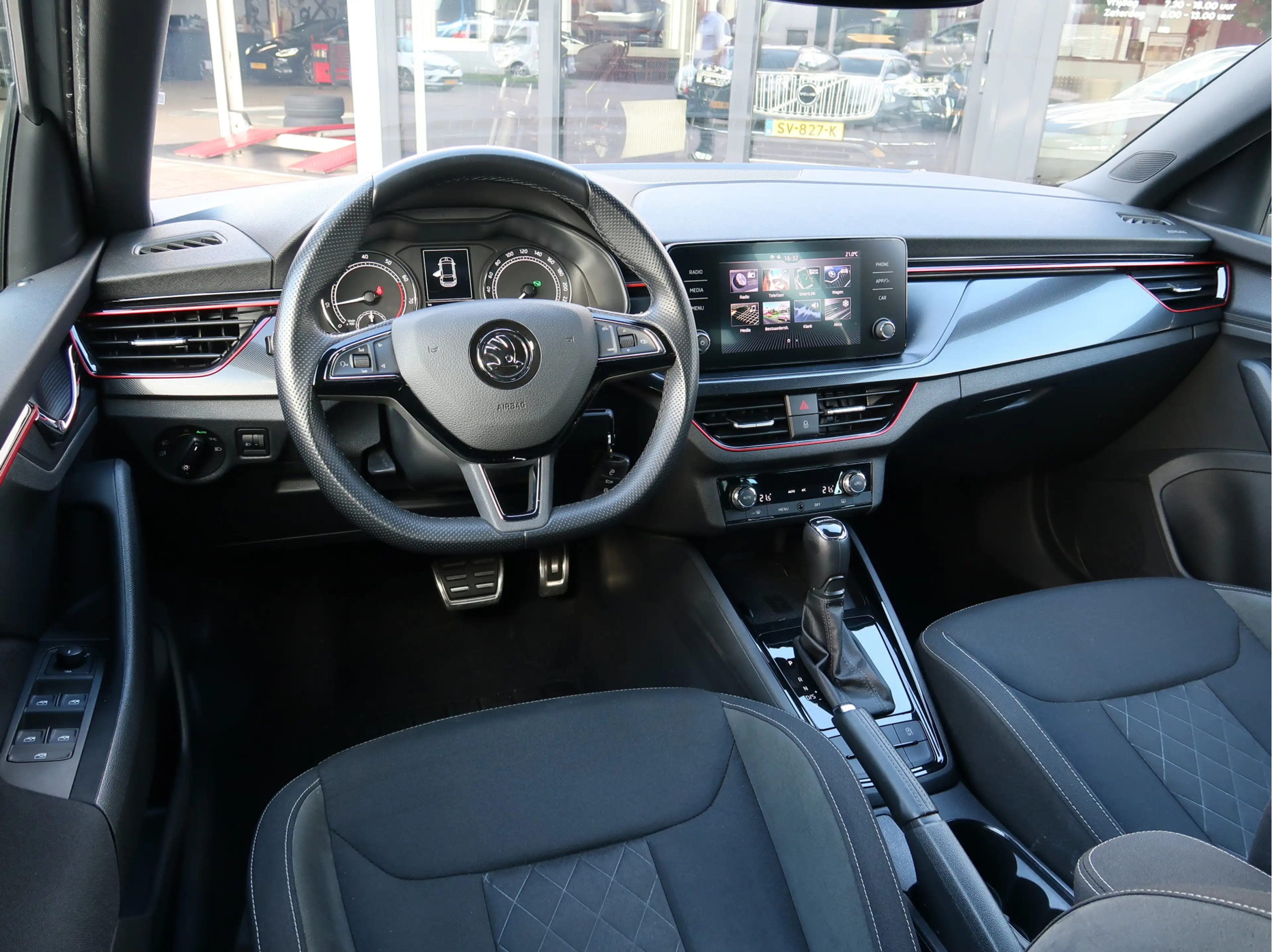 Skoda Scala 1.0 TSI DSG Sport Business — photo 11