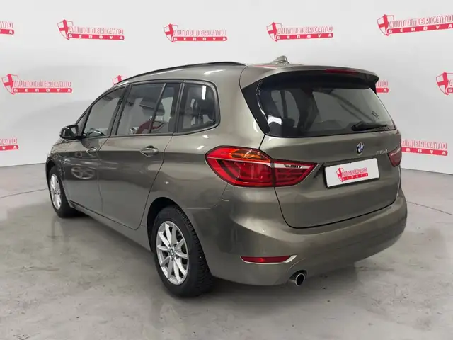 BMW 2 Series view 2