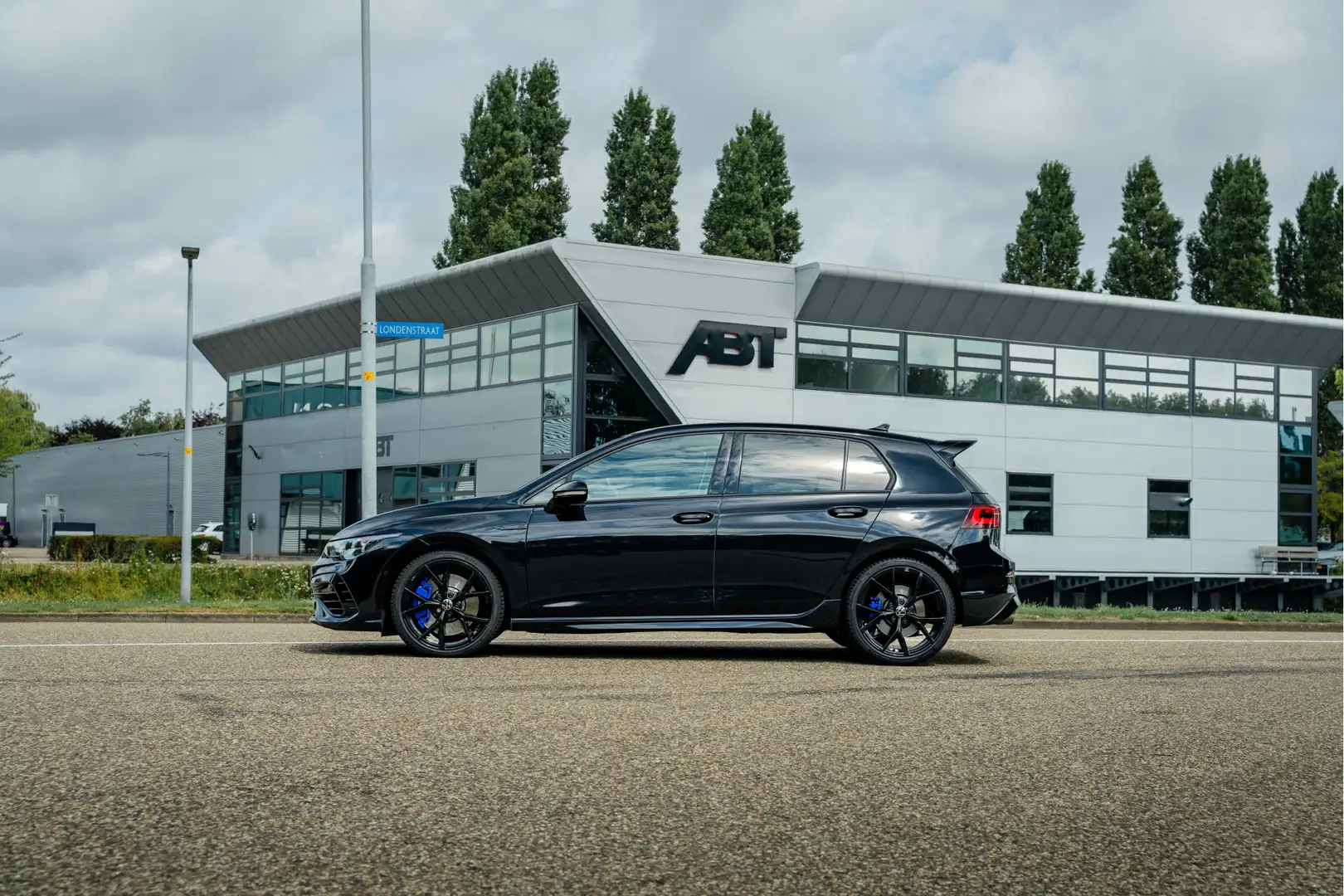 Volkswagen Golf R 2.0 TSI 4Motion ABT Akrapovic | Panorama dak | Hea Zwart - 2
