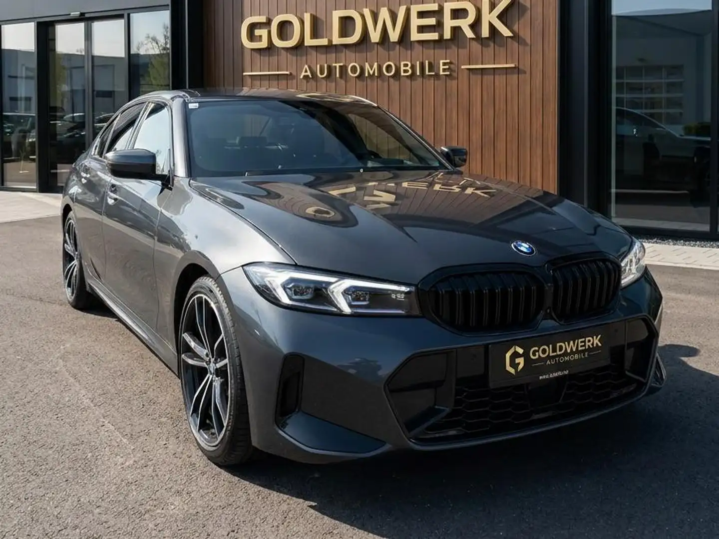 BMW 330 330e Automatikgetriebe (Steptronic) M Sportpaket Grau - 1