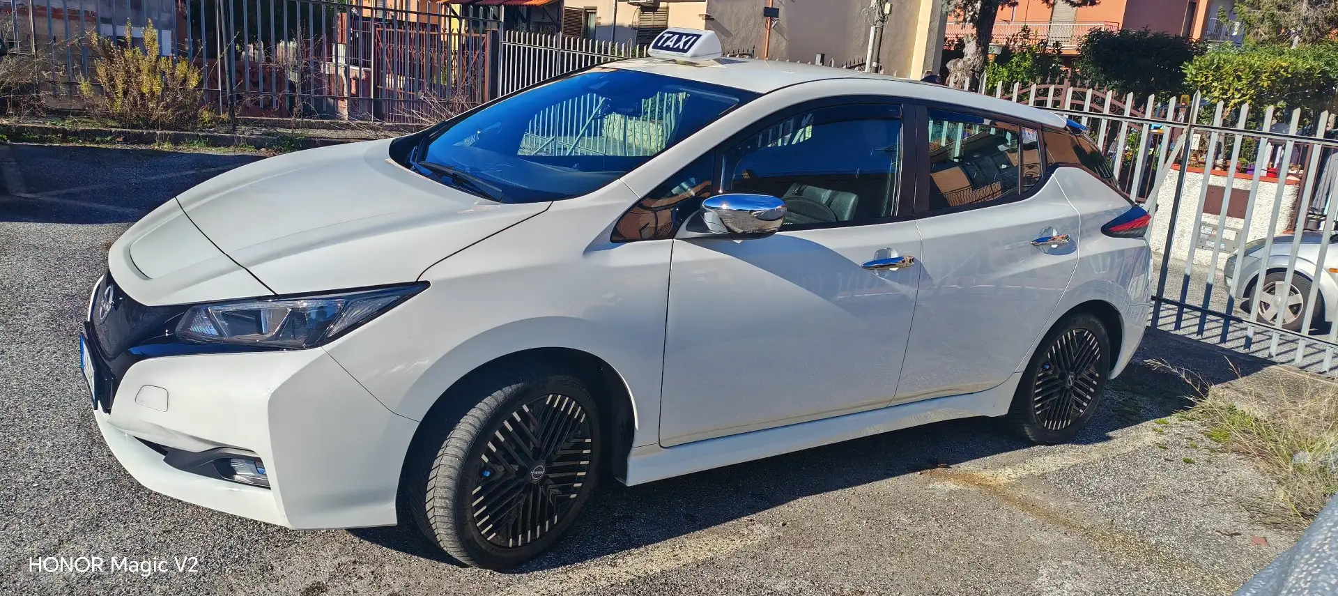 Nissan Leaf 62kWh Acenta e+ 217cv - 1