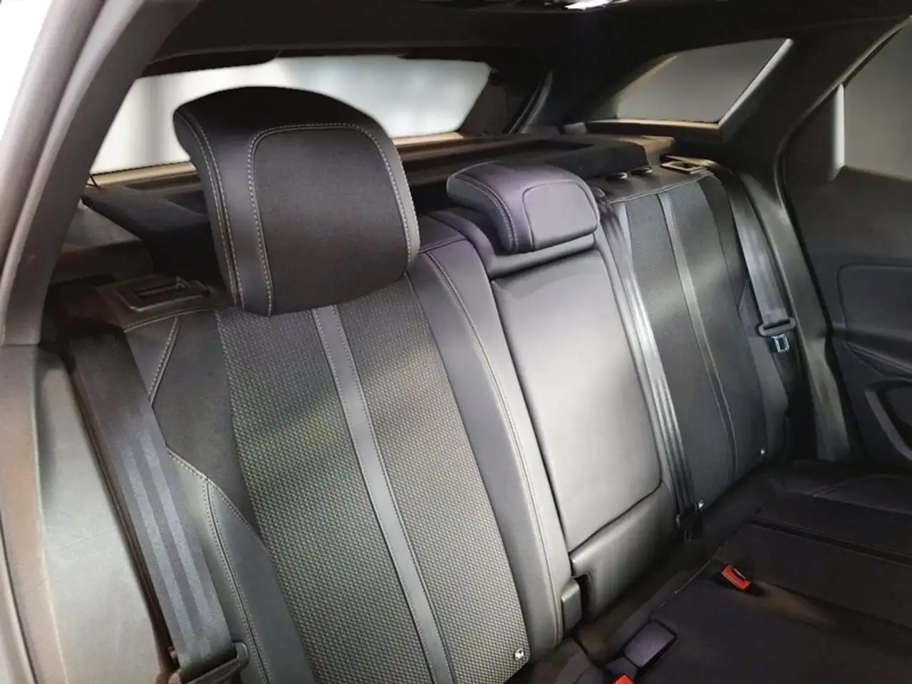 Peugeot 3008 BLUEHDI 130 SES EAT8 GT AUT. SUV, миниатюра 11