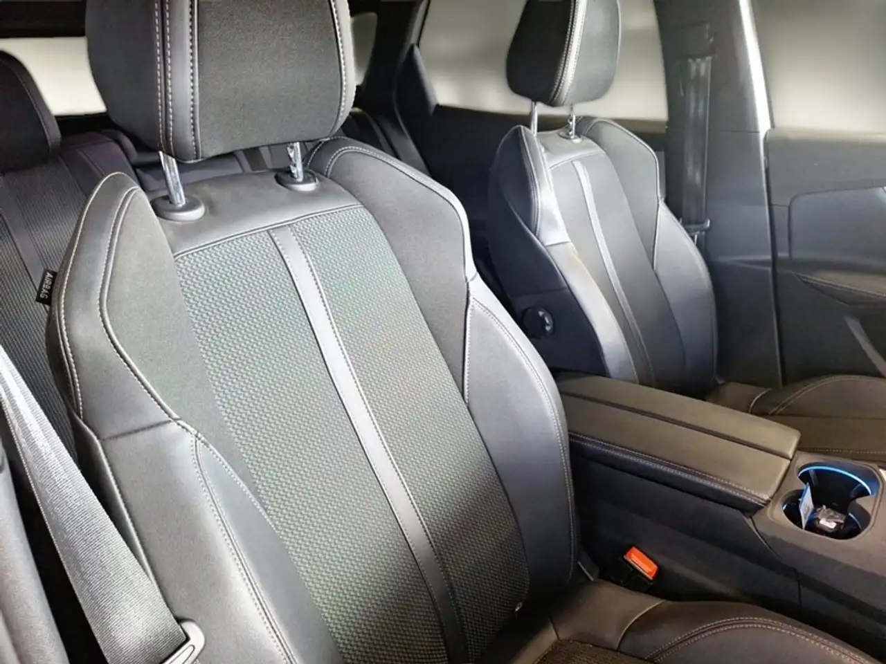 Peugeot 3008 BLUEHDI 130 SES EAT8 GT AUT. SUV, миниатюра 10