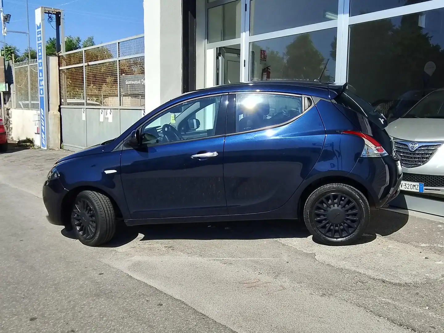 Lancia Ypsilon Ypsilon III 2021 1.2 Gold Gpl 69cv Bleu - 2