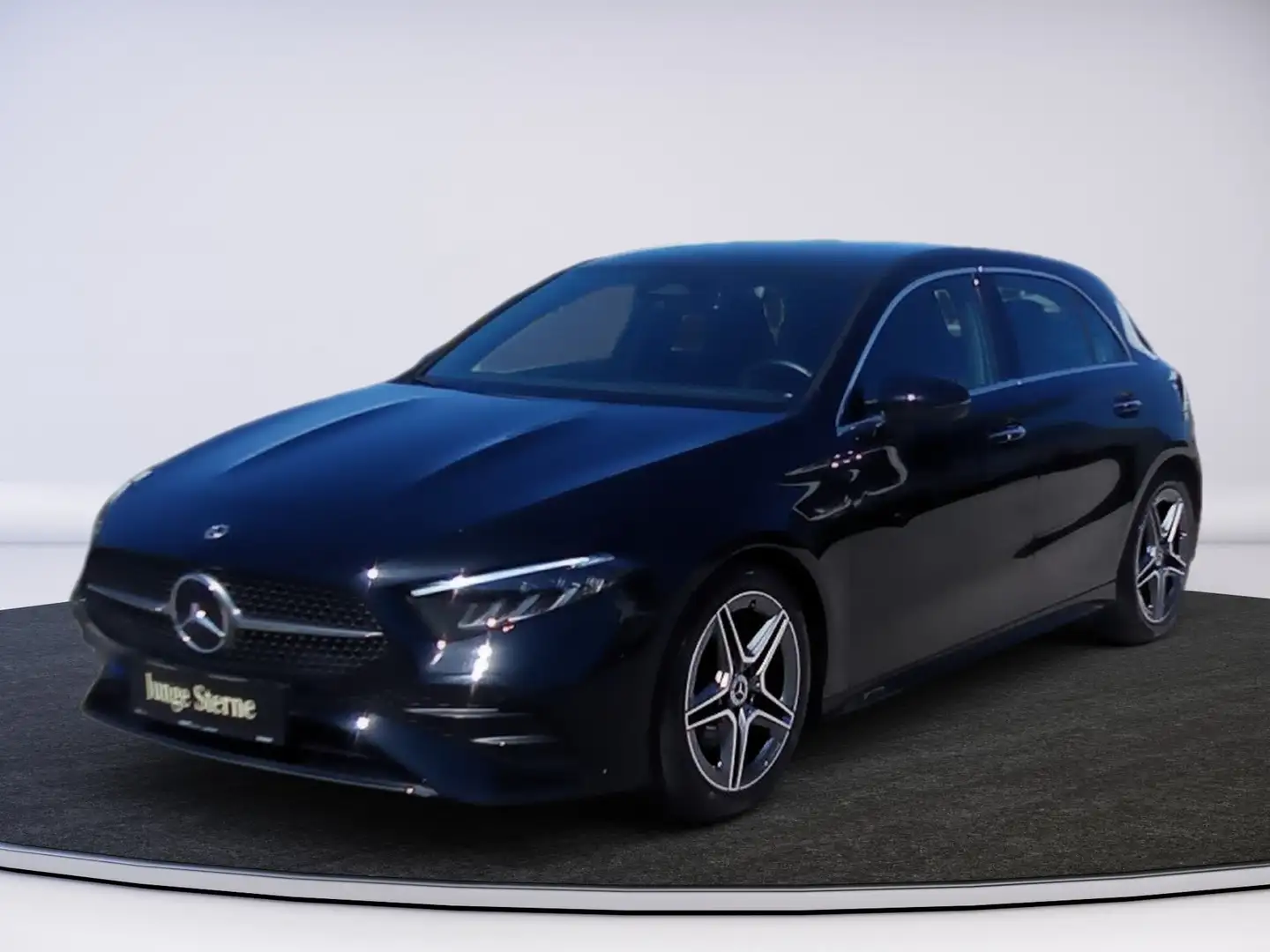 Mercedes-Benz A 180 AMG-Line Schwarz - 2