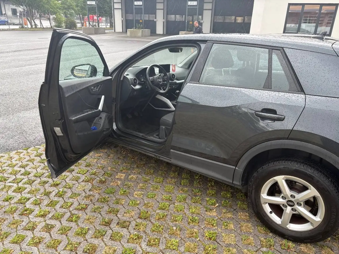 Audi Q2 Q2 30 TFSI intense intense Grau - 2