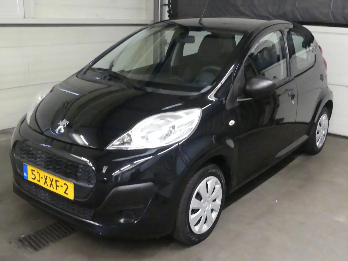 Peugeot 107 1.0 Access Accent - Airco - 5 deurs - Weinig KM NA Zwart - 1