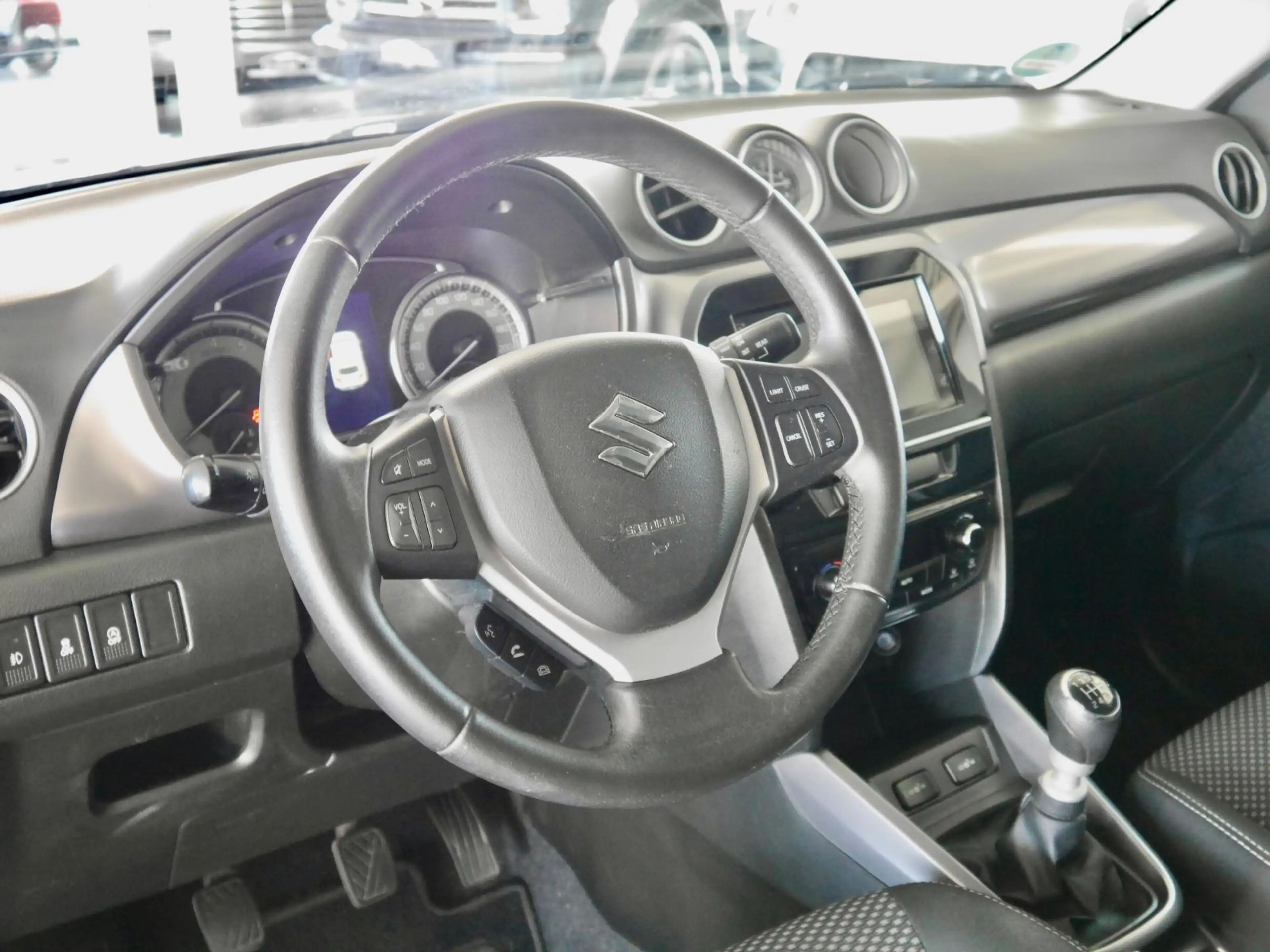 Suzuki Vitara 1.4 Comfort*Navi*R.Kamera*AHK* — photo 12