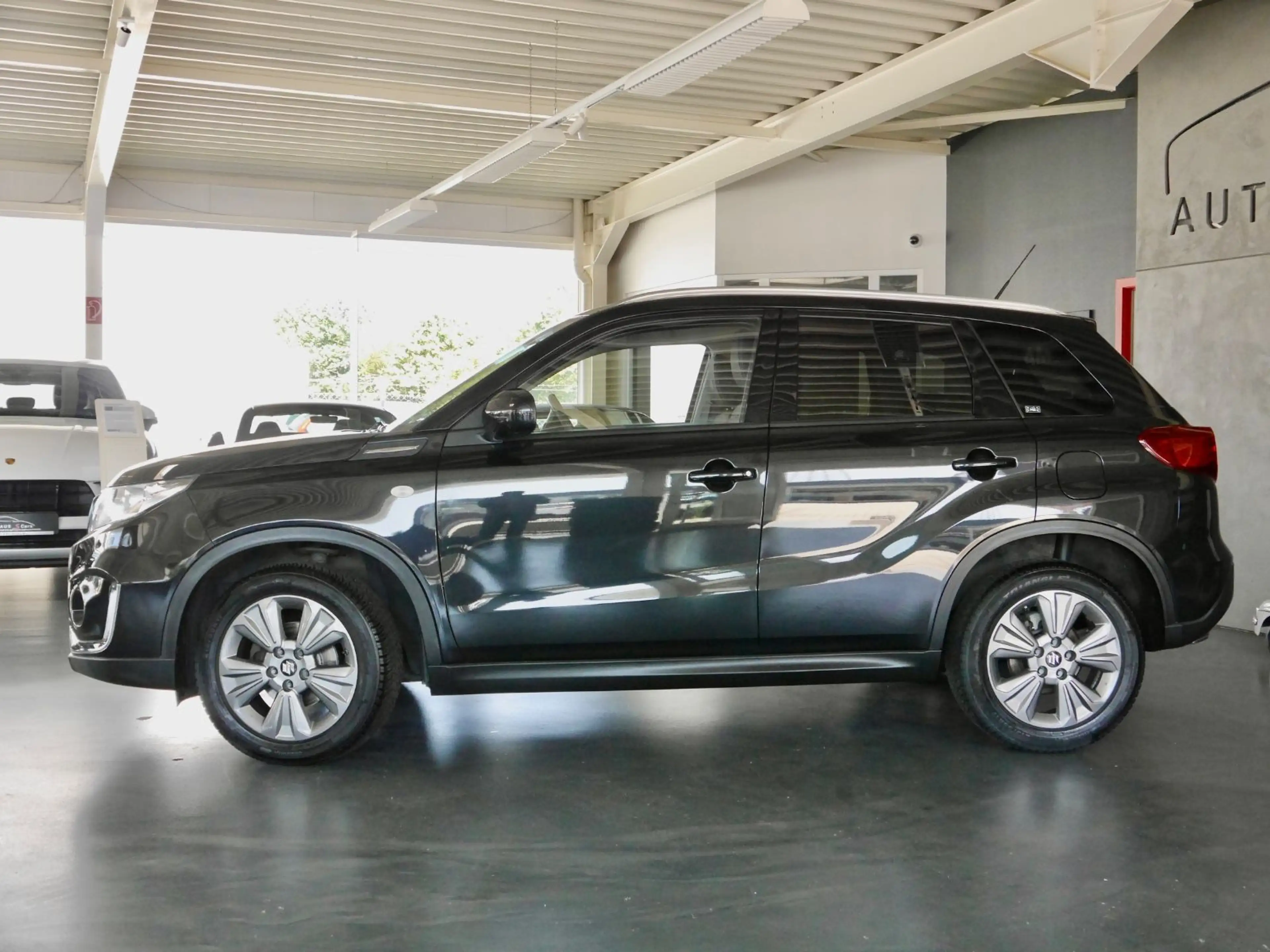 Suzuki Vitara 1.4 Comfort*Navi*R.Kamera*AHK* — photo 4