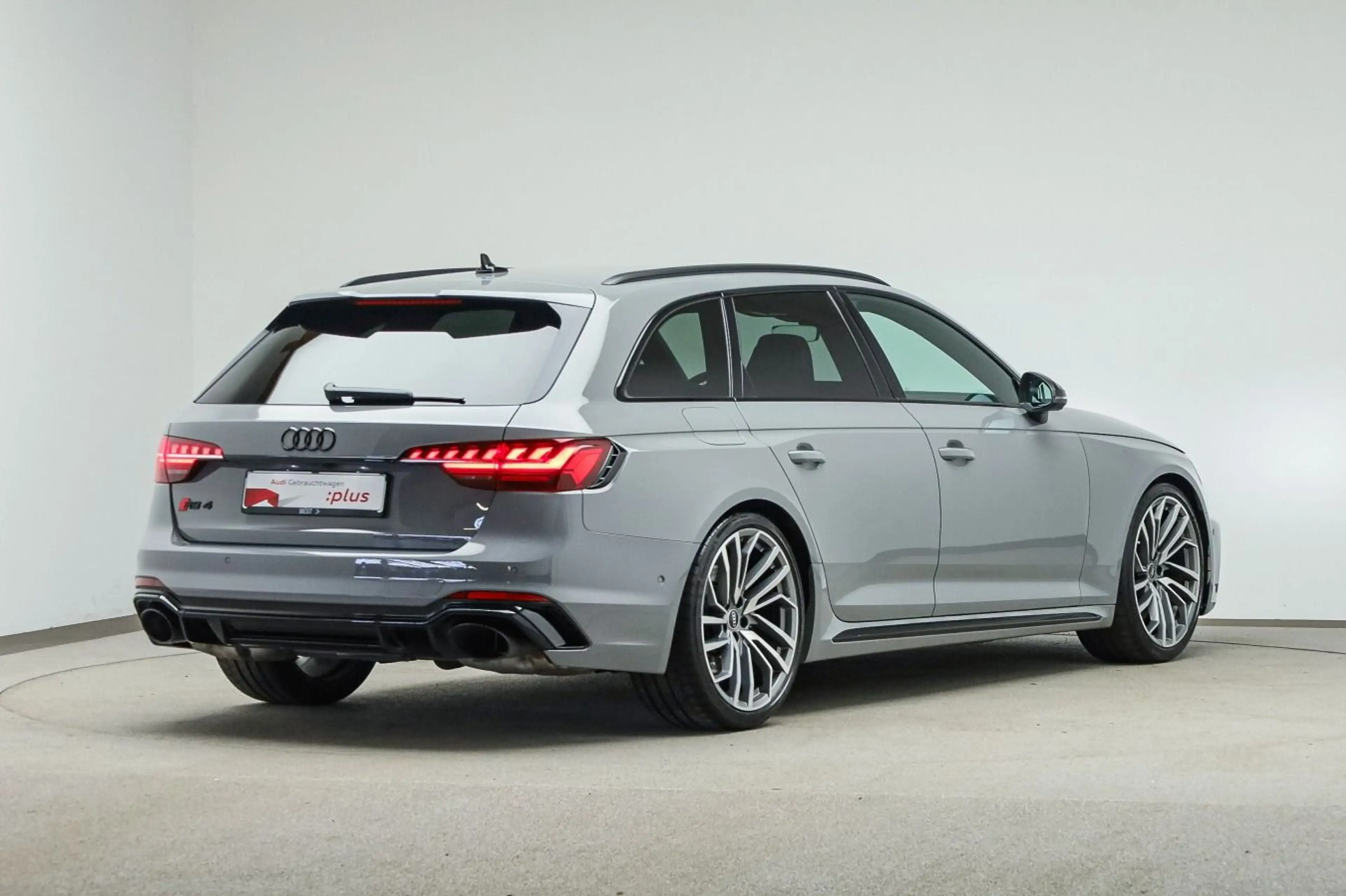 Audi RS4 HUD, Dynamic Ride, Tour, RS-Abgas, B& — photo 2