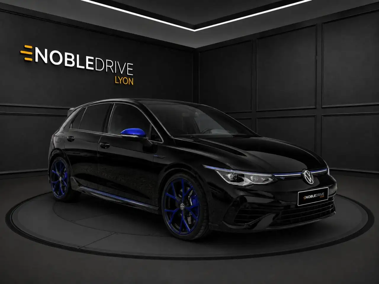 Volkswagen Golf R — photo 3