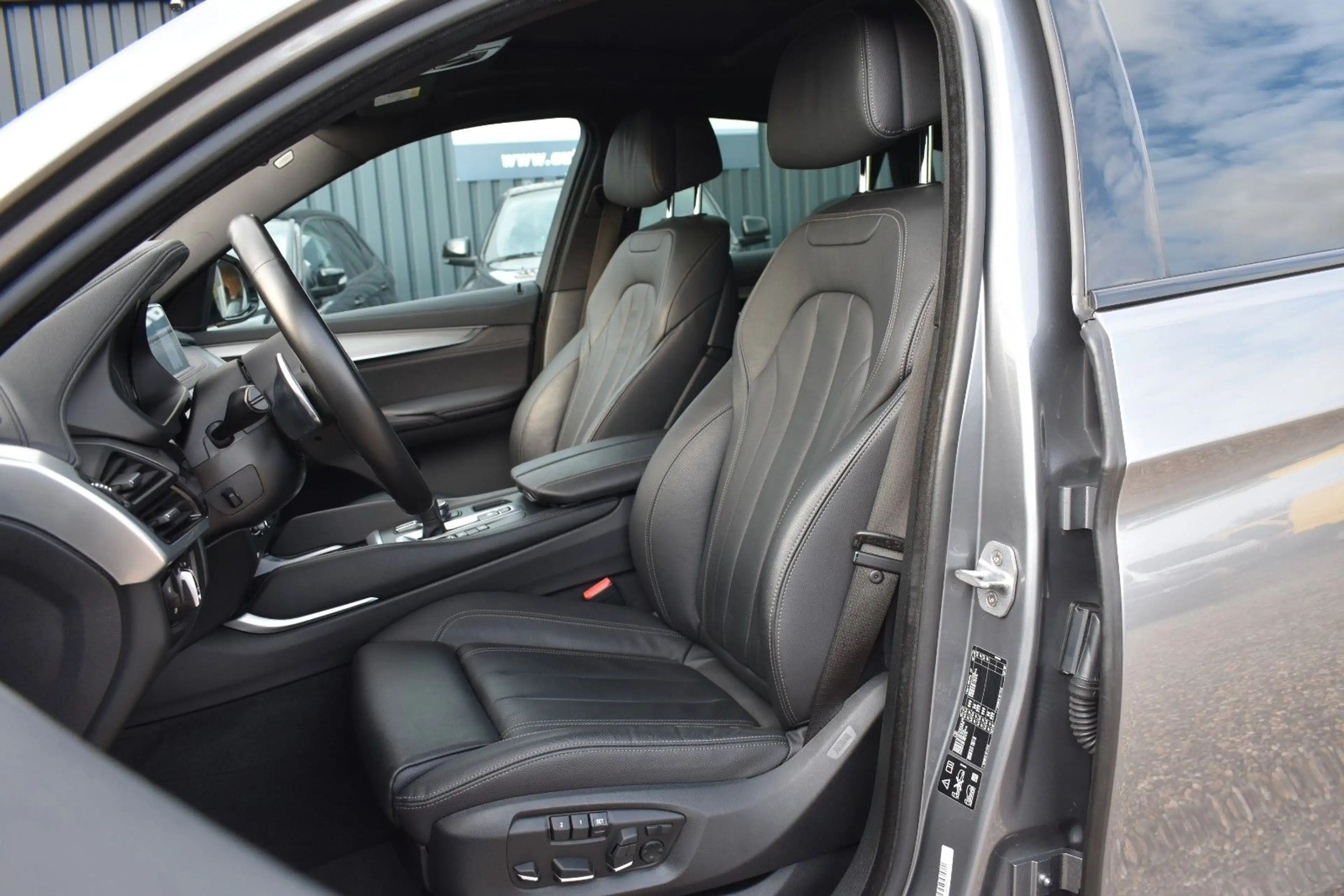 BMW X6 xDrive 40d M-SPORT/KEYLESS/HUD/AHK/KAMERA/ACC — photo 12
