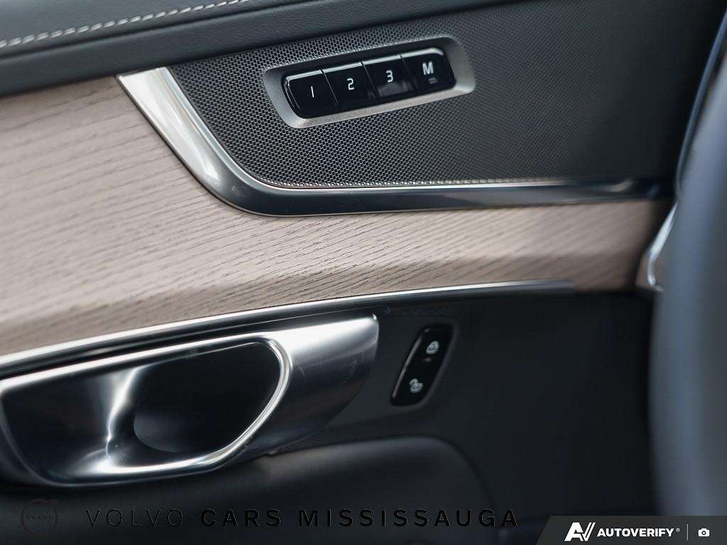 2026 Volvo XC90 B6 AWD Plus Bright Theme 7-Seater thumb 44