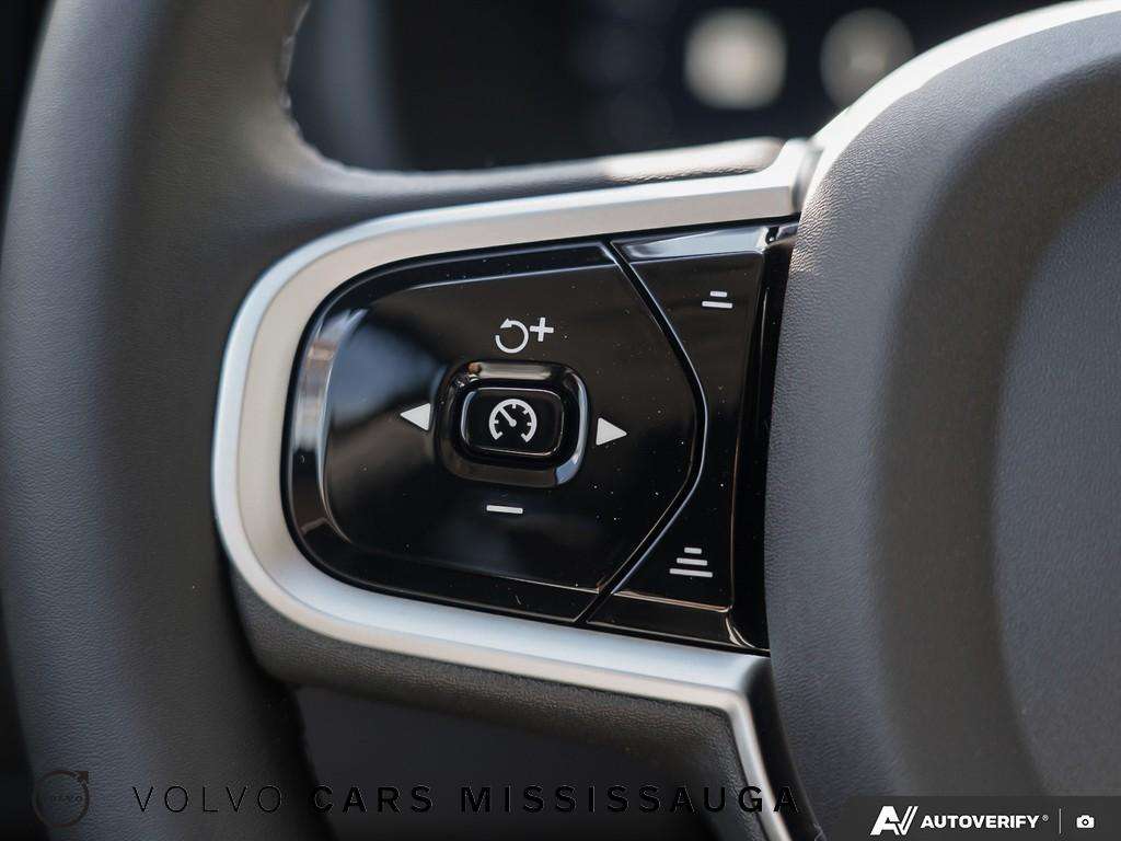 2026 Volvo XC90 B6 AWD Plus Bright Theme 7-Seater thumb 45