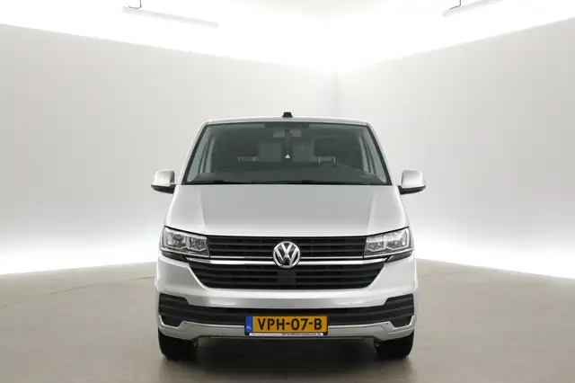 Volkswagen Transporter view 7