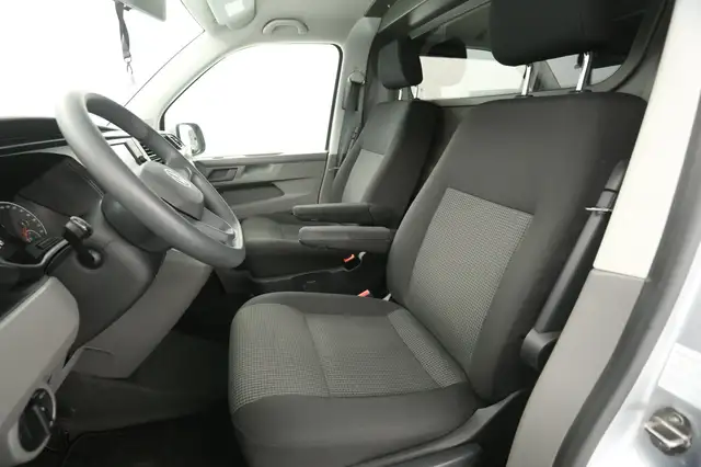 Volkswagen Transporter view 9