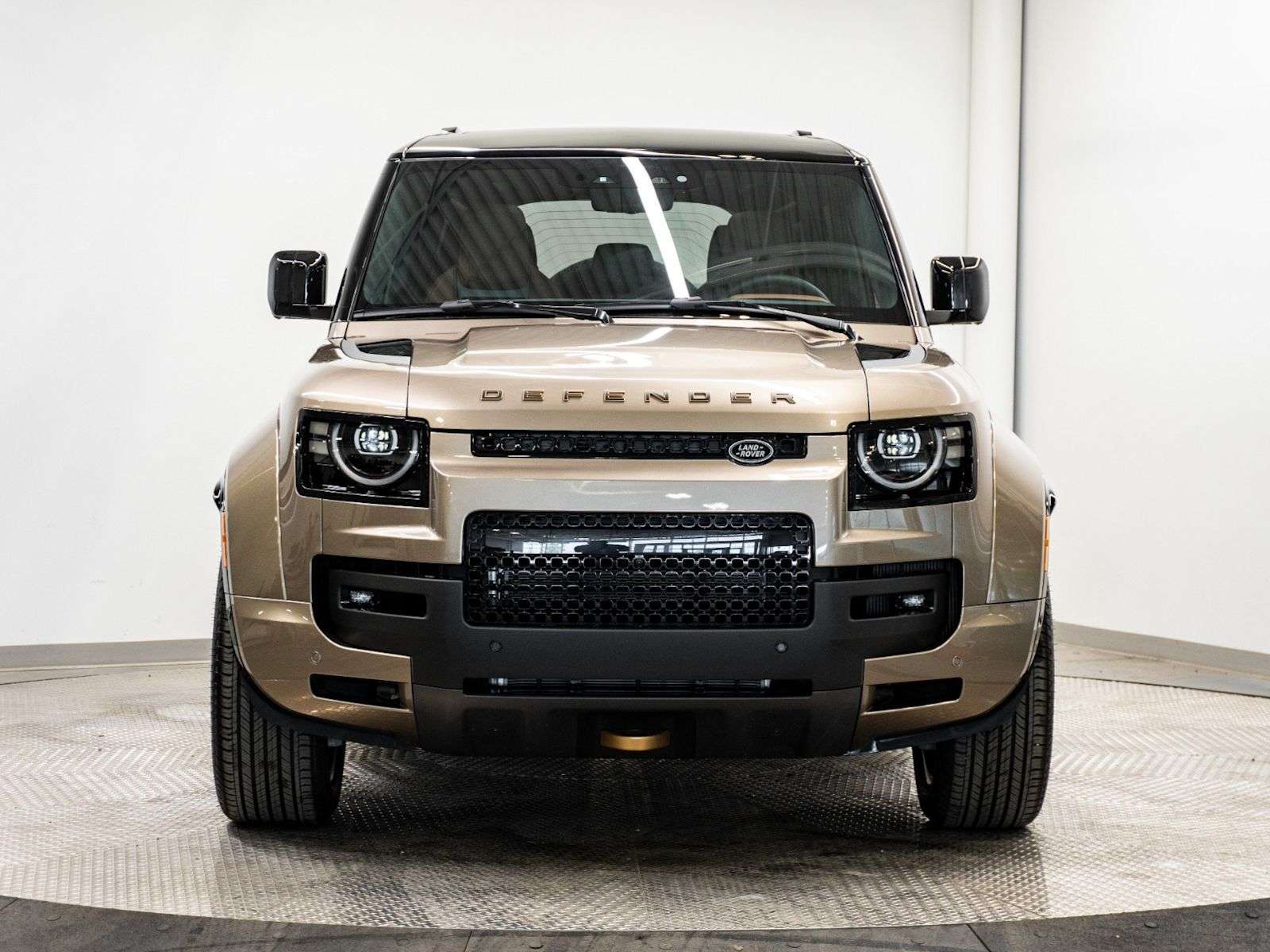 2026 Land Rover Defender OCTA P635 V8 thumb 8