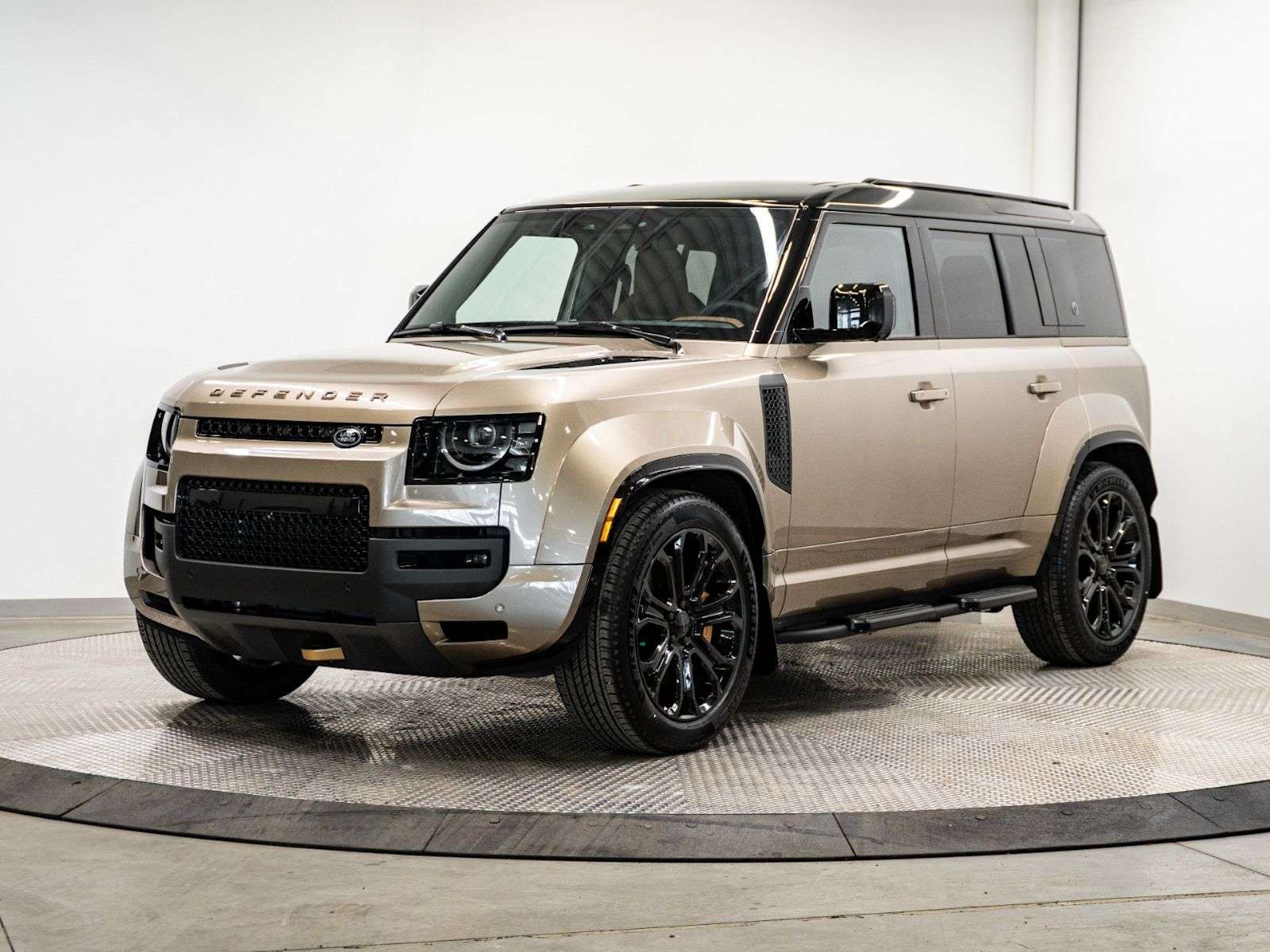 2026 Land Rover Defender OCTA P635 V8