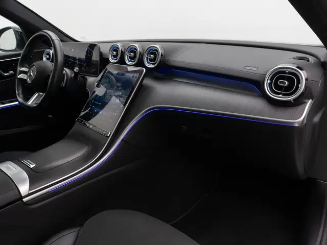 Mercedes-Benz C-Class view 23
