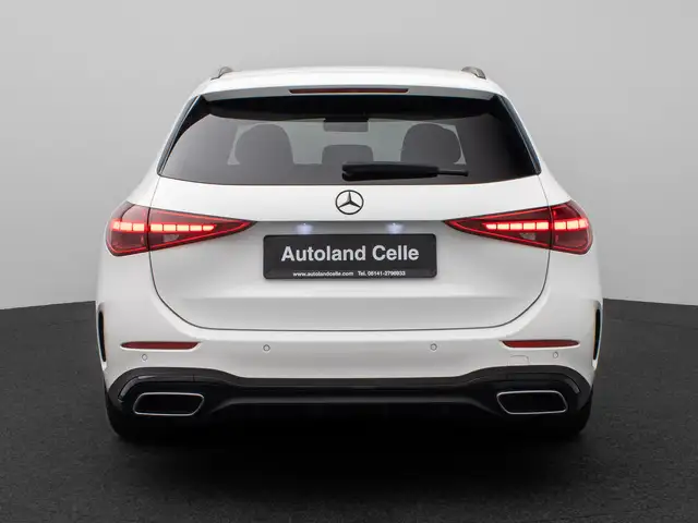 Mercedes-Benz C-Class view 8