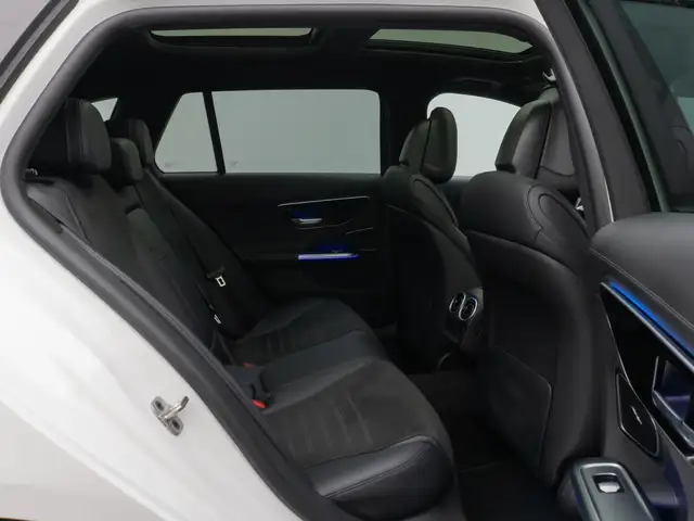 Mercedes-Benz C-Class view 25