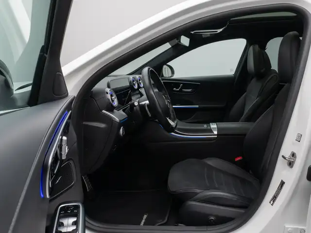 Mercedes-Benz C-Class view 19