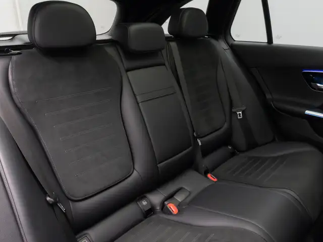 Mercedes-Benz C-Class view 27