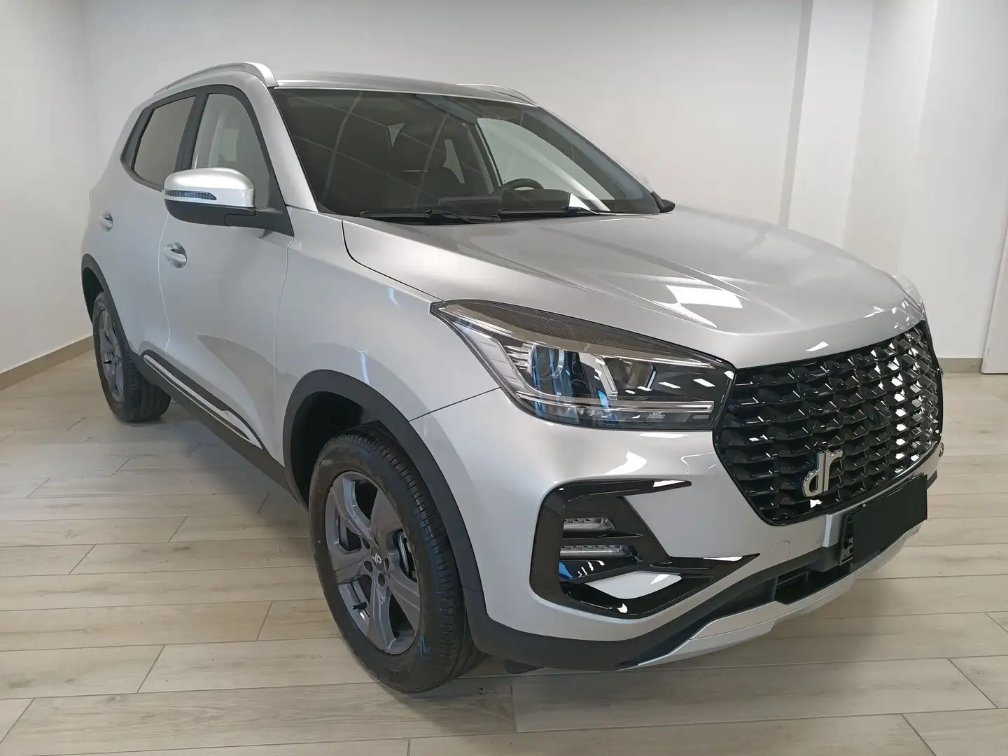 DR Automobiles DR5.0 1.5 Bi-Fuel GPL Plateado - 1