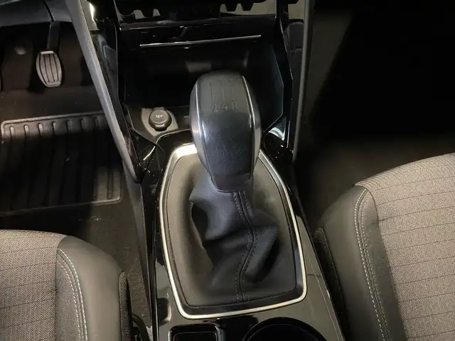 Peugeot 208 view 12