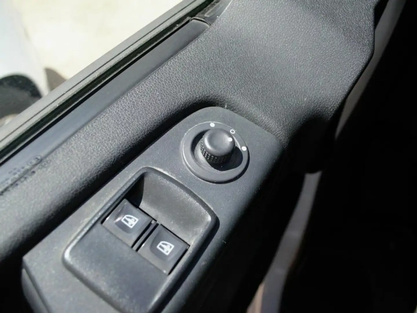 Renault Trafic Furgón 29 L2H1 Energy BluedCi 88 kW Blanc - 2