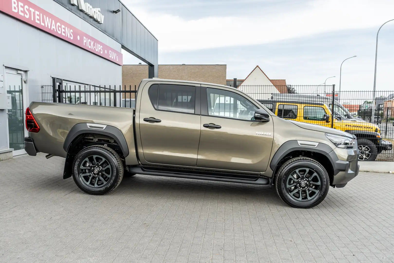 Toyota Hilux 2.8 D4D Invincible - Automaat - 47.000 excl Fekete - 2