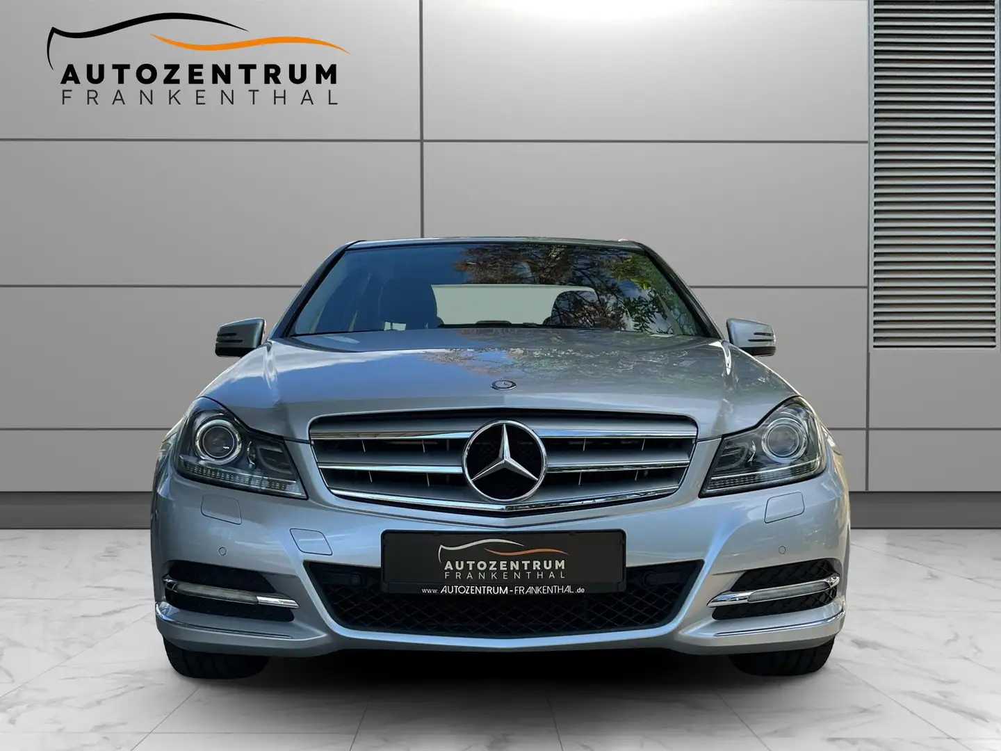 Mercedes-Benz C 350 Lim. CGI BlueEfficiency CAM BI-XENON NAV Zilver - 2