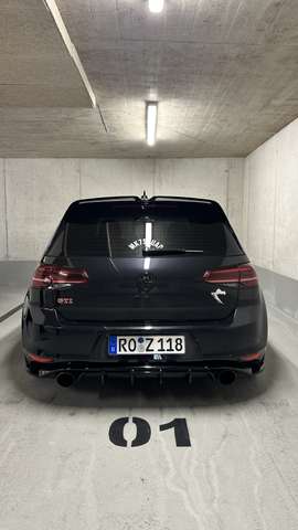 Imagine Volkswagen Golf GTI Performance BlueMotion Technology DSG