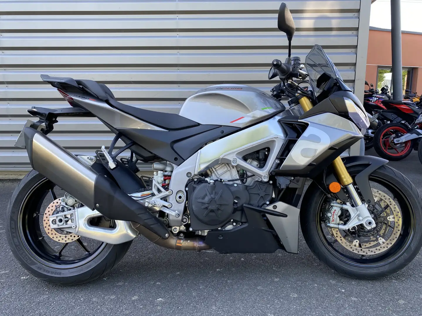 Aprilia Tuono - 1