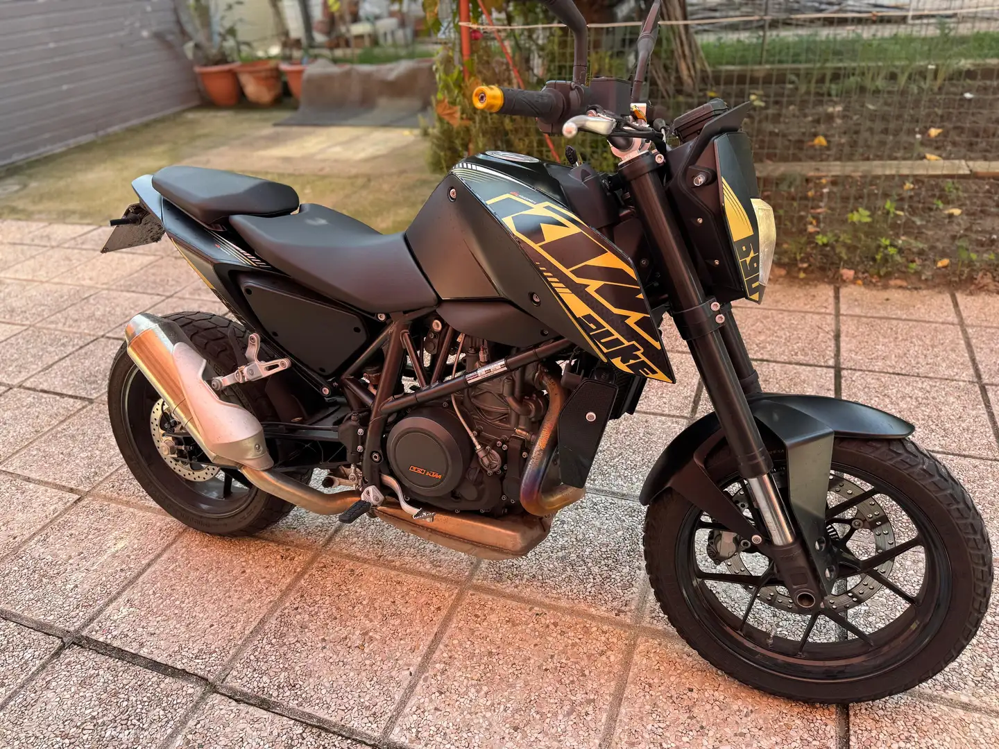 KTM 690 Duke Negru - 1