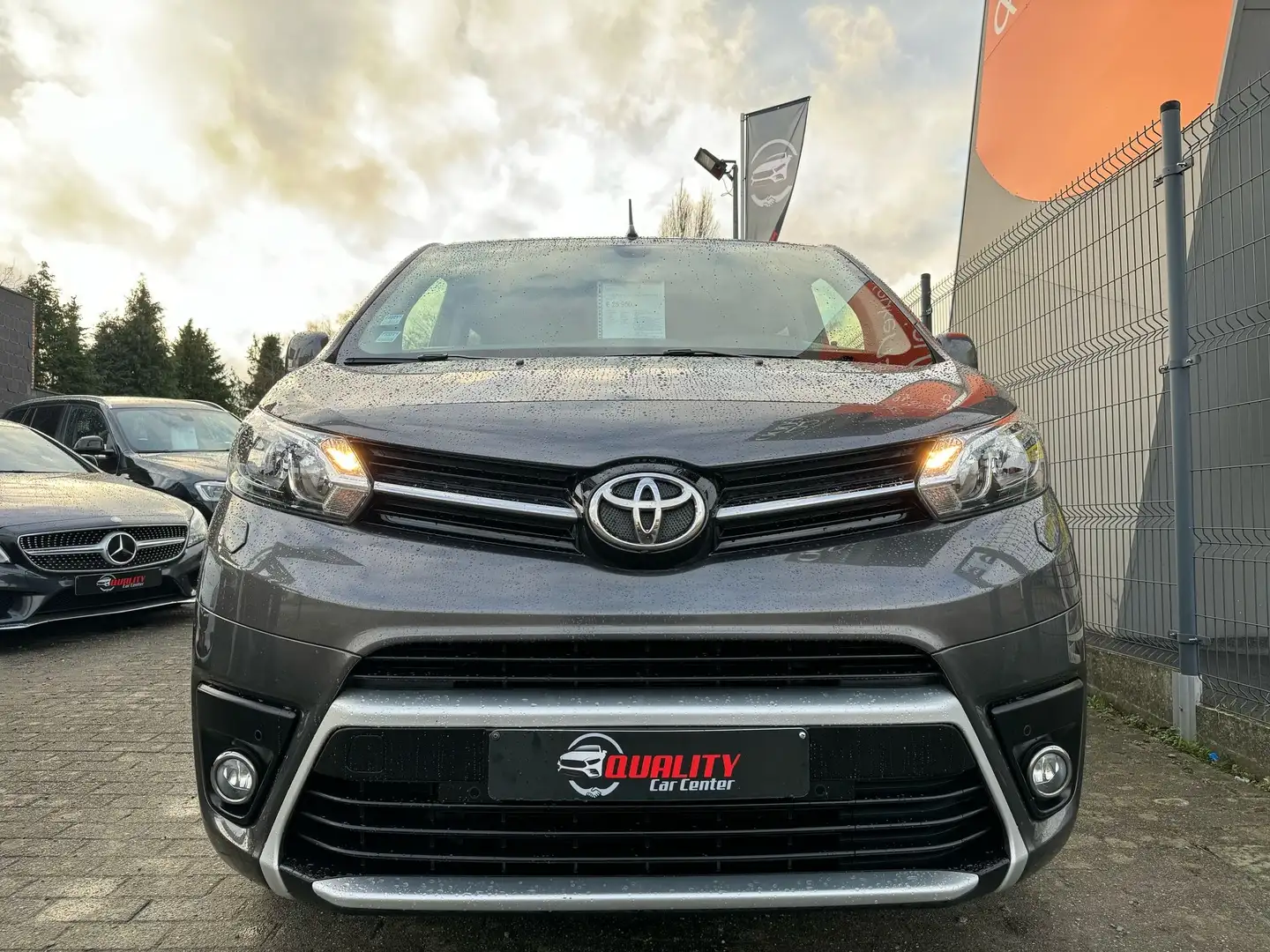 Toyota Proace 2.0 D  112000 km  DUBBEL CABINE  5 pl. euro 6D Grijs - 2