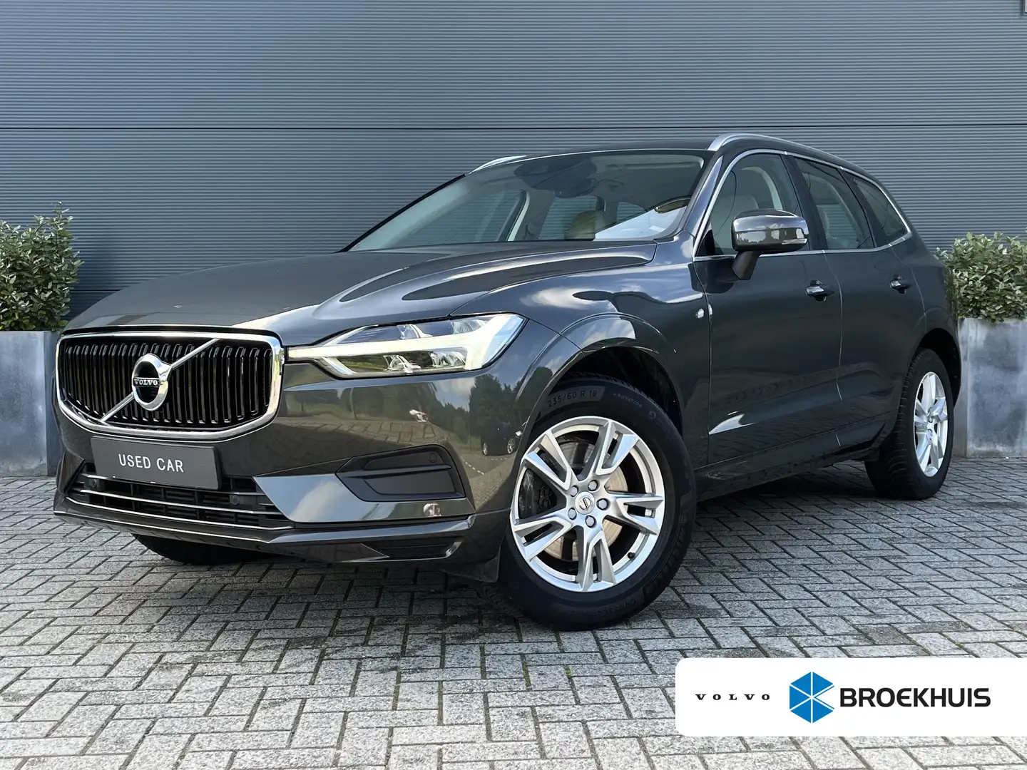Volvo XC60 2.0 T5 Momentum | Pilot Assist | Trekhaak | Leder Grijs - 1