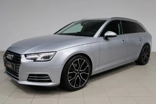Audi A4 view 5