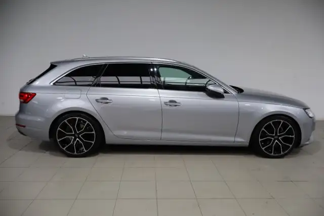 Audi A4 view 6