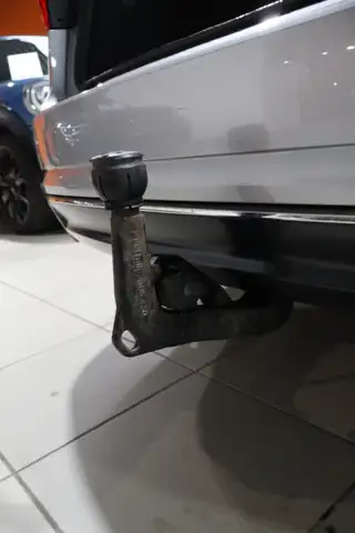 Audi A4 view 11
