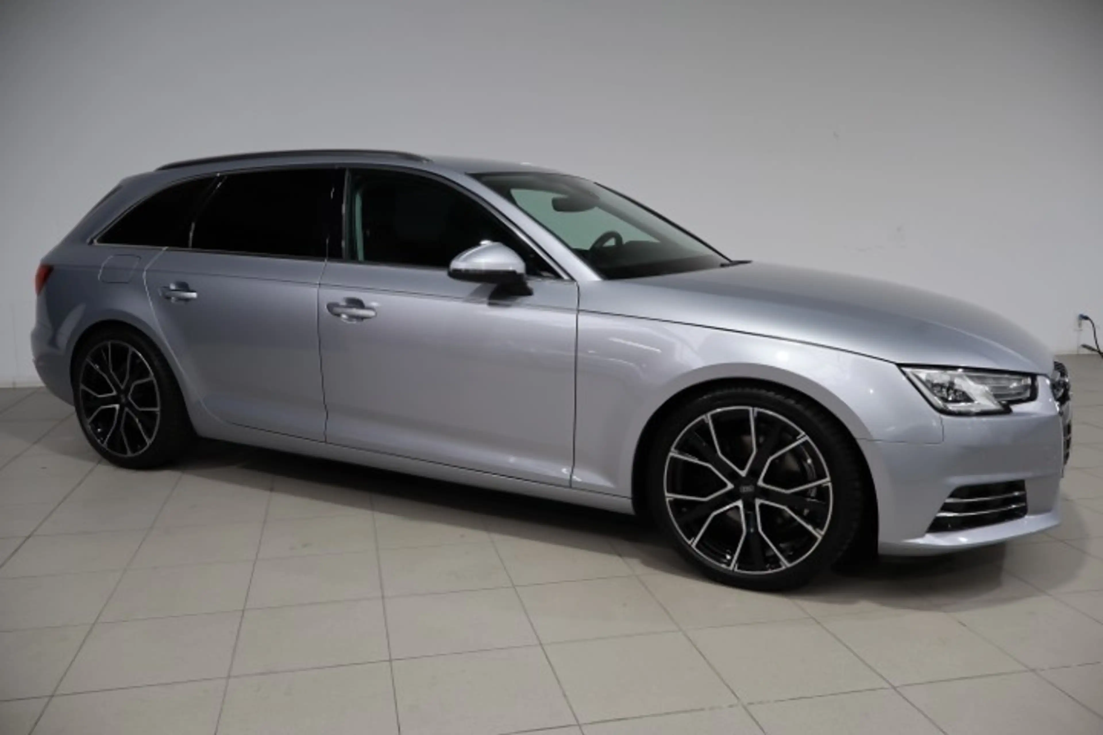 Audi A4 A4 Avant 2.0 TDi S tronic — photo 3