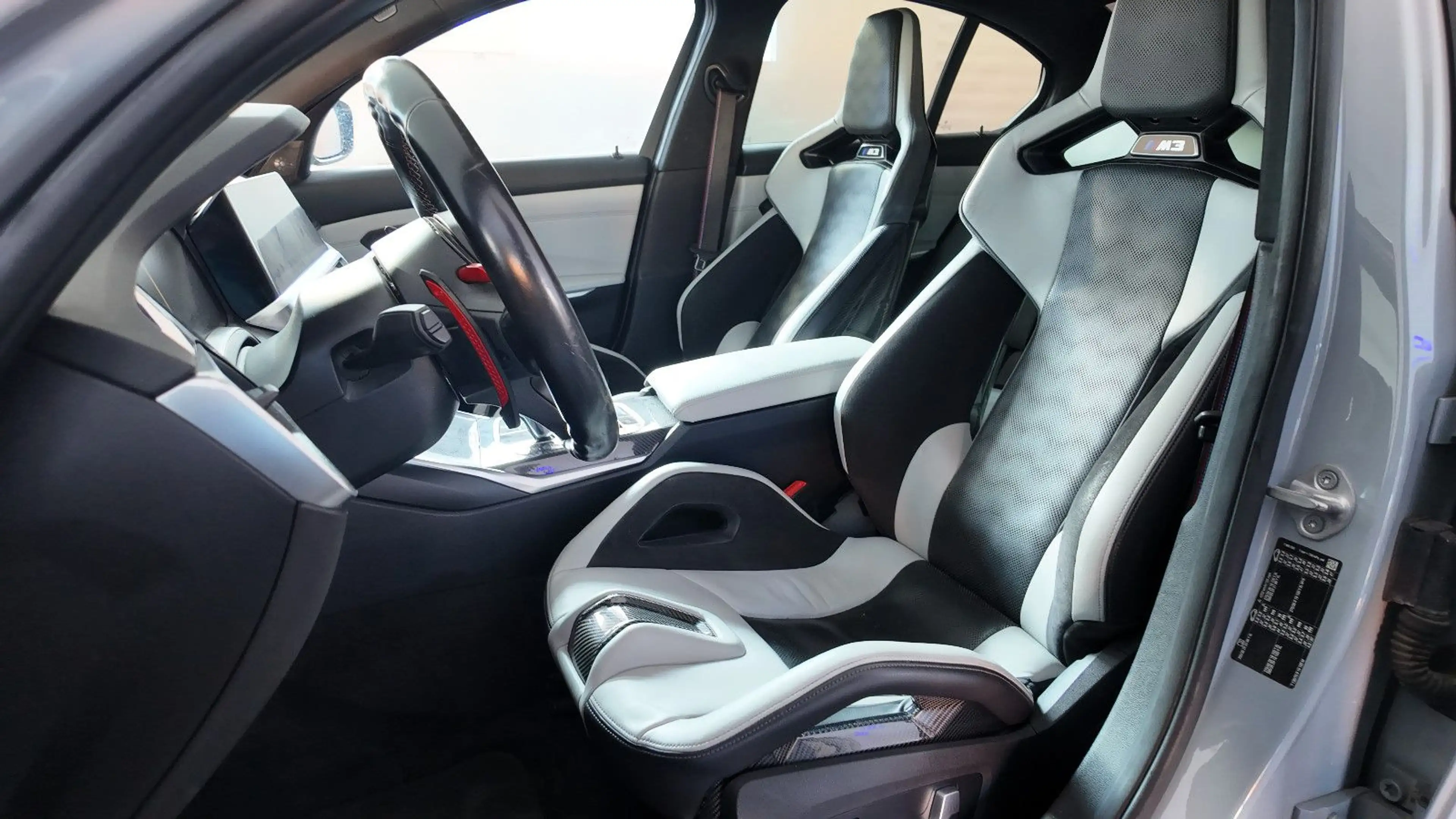 BMW M3 Competition Carbon — photo 11