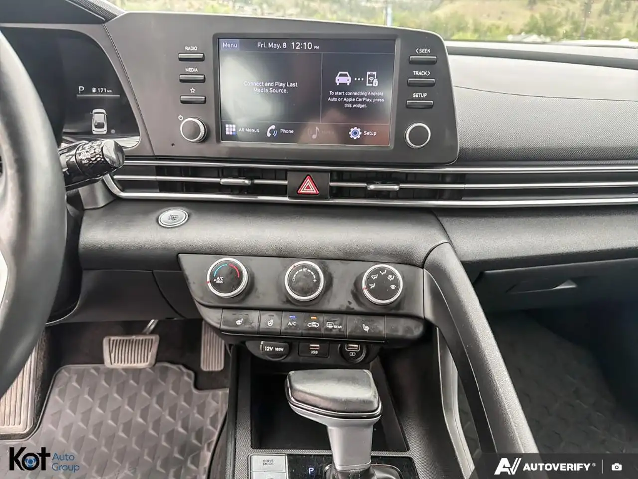 Hyundai ELANTRA снимка Hyundai ELANTRA