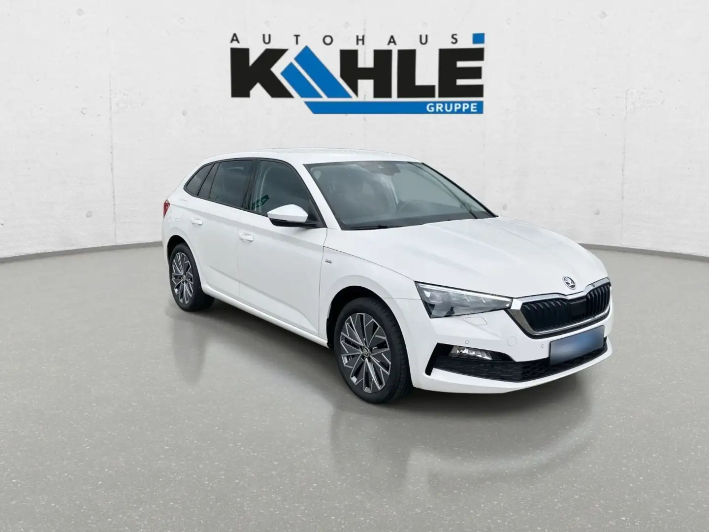 Skoda Scala 1.0 TSI DSG Tour Klima Navi Rückfahrkamera Weiß - 2